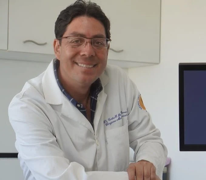 Dr. Carlos Bermeo